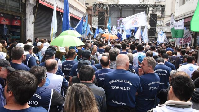 El cruce de las peatonales, punto central del contundente paro general en Rosario