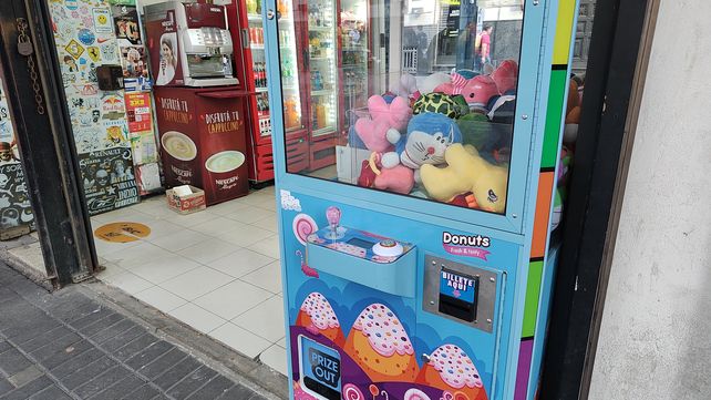 Máquinas de peluches: ¿están arregladas o hay una estrategia para ganarles?