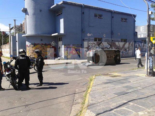 Choque y vuelco en San Jerónimo y Cándido Pujato