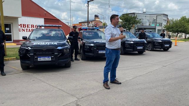 La provincia entregó ocho nuevos móviles policiales para el departamento San Martín
