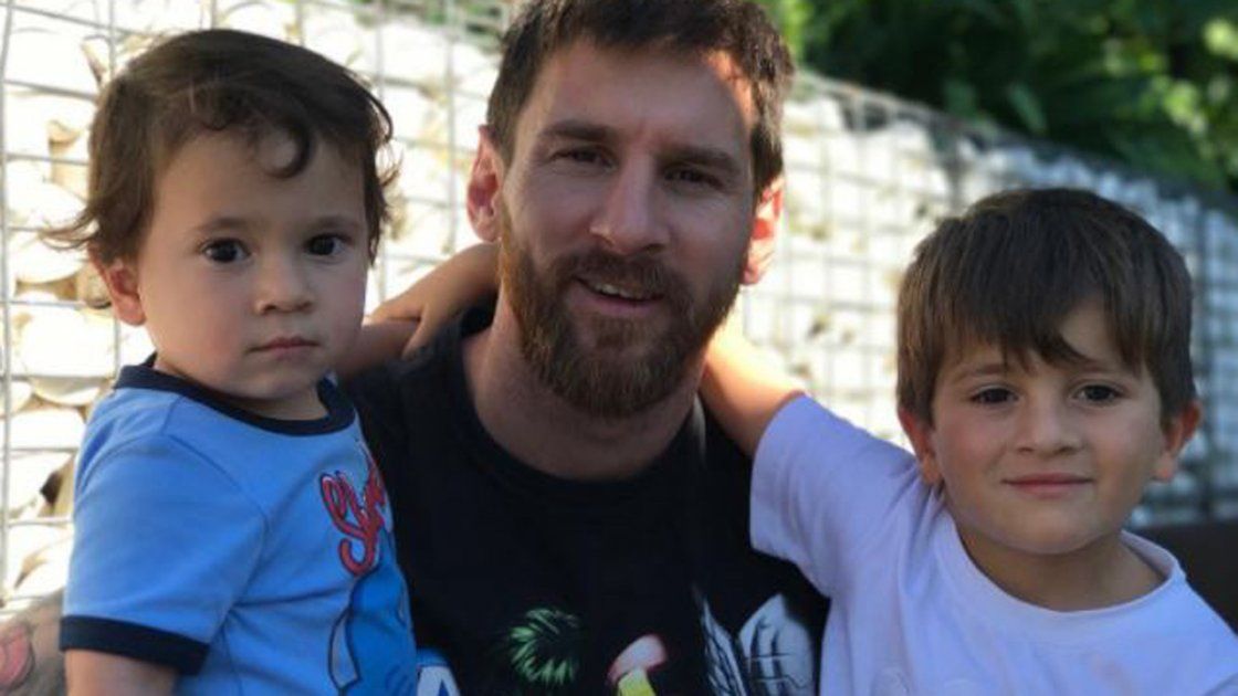 El Tierno Video De Mateo, El Hijo Más Chico De Messi Que Canta En Catalán