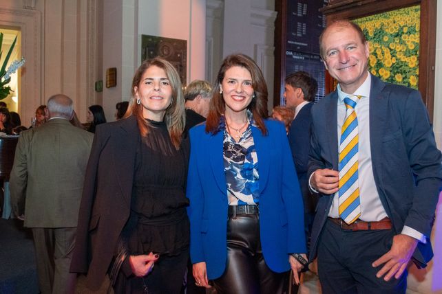 Karina y Paola Dupuy y Andrés Ponte 
