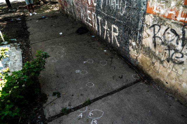 Más de 20 balazos en los monoblocks de Parque Oeste, señal de otra bronca de Los Tripi.