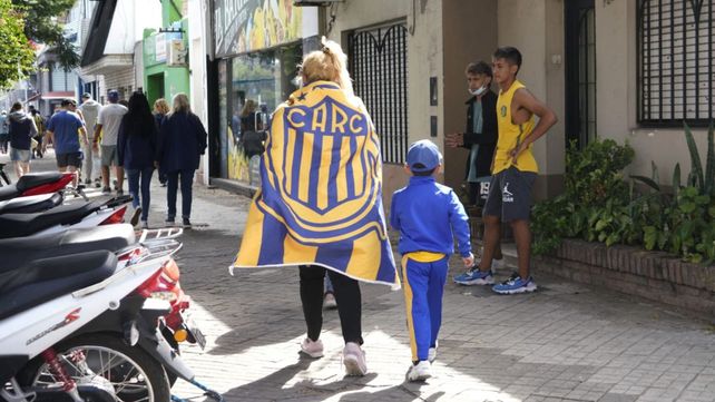 Los canallas copan las inmediaciones al Gigante de Arroyito y la ciudad palpita el clásico