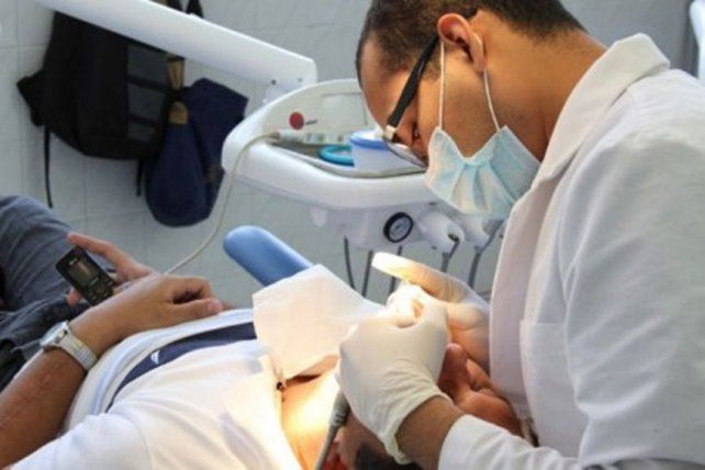 El 90% de los materiales de los odontólogos son importados