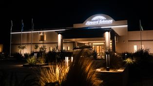 Grupo Hotelero Albamonte cortó cintas en Bahía Blanca con la apertura de un nuevo Howard Johnson