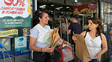 Más de 70 supermercados de Rosario y alrededores tendrán voluntarios esperando donaciones, en el marco de una nueva edición del Gondolazo. Más de 70 supermercados de Rosario y alrededores tendrán voluntarios esperando donaciones, en el marco de una nueva edición del Gondolazo.
