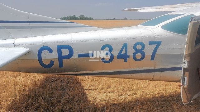 Hallan una avioneta boliviana abandonada en un campo de Curupaity