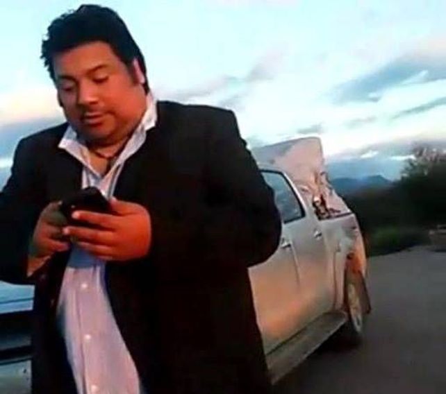 CuestionaBLE. Daniel Elías aparece en un video intimidando a un policía.