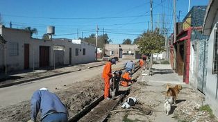 Avanzan los trabajos de cordón cuneta y desagüe en barrio San Lorenzo