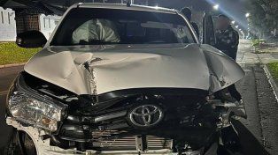 Una camioneta chocó contra un poste de alumbrado en Paraná