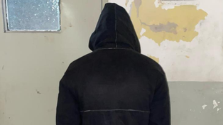 Lo descubrieron vendiendo cocaína junto a una chica de 13 años en zona sur