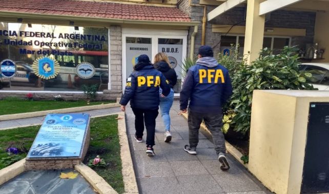 Rocío S. fue apresada por agentes federales en el macrocentro de Mar del Plata y la traerán a Rosario para ser imputada.