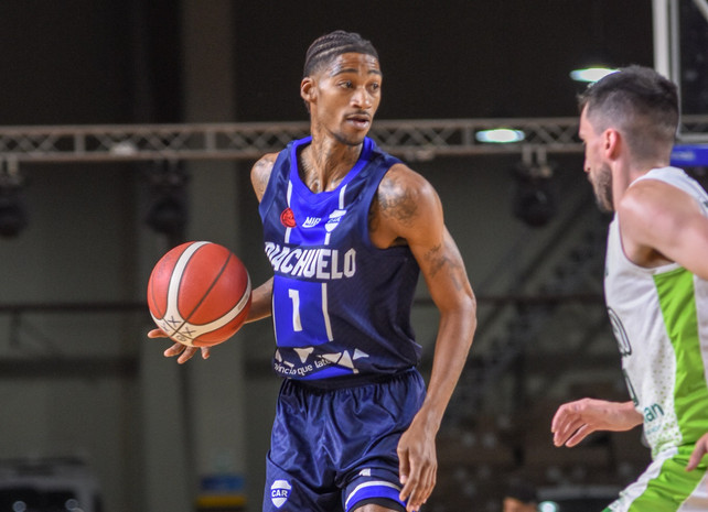 Triunfos de Riachuelo y Oberá por la Liga Nacional de Básquetbol