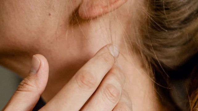 Tiroides. Los síntomas más visibles están relacionados con bultos en el cuello