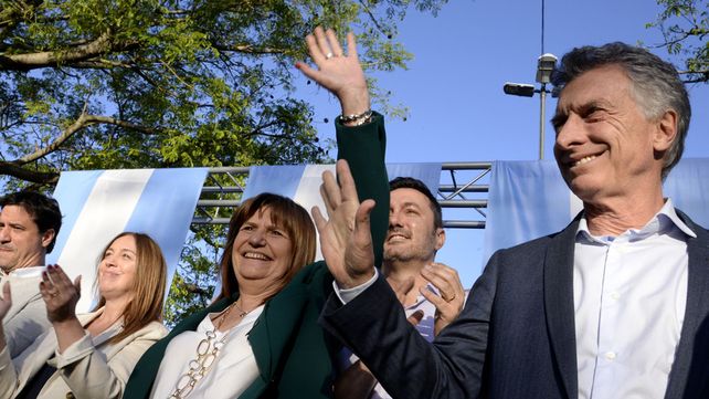 Patricia Bullrich cerró su campaña nacional en Lomas de Zamora y la acompañó Mauricio Macri.&nbsp; 