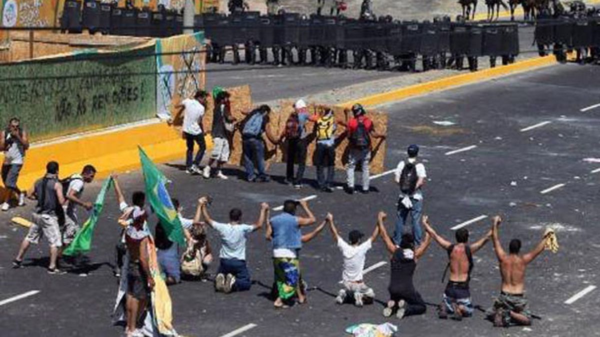 Nuevas protestas, pero menos numerosas, tras el mensaje de Rousseff