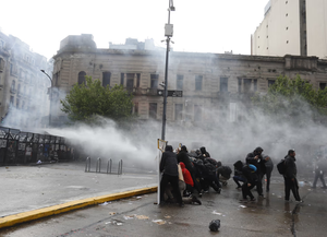 Incidentes frente al Congreso en medio de la Marcha Federal Universitaria