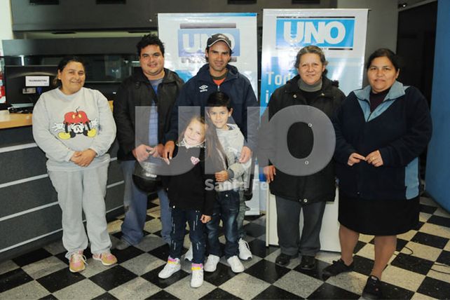 El UNO sigue entregando premios