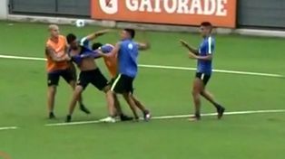 Insaurralde y Silva se agarraron a trompadas en la práctica de Boca