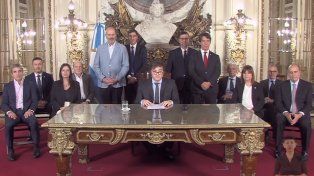 La casta. Milei presentó su megadecreto desregulador con la presencia estelar de Federico Sturzenegger, el ex presidente del Banco Central con Macri.