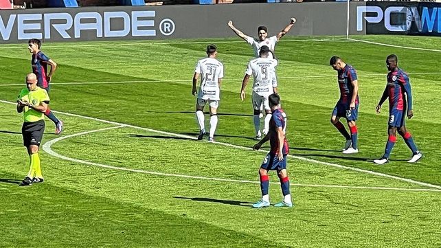 Axel Rodríguez celebra la conquista de Patronato
