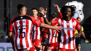 Nicolás Demartini anotó el gol del empate para Barracas Central.