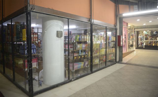 Tres locales -el 6