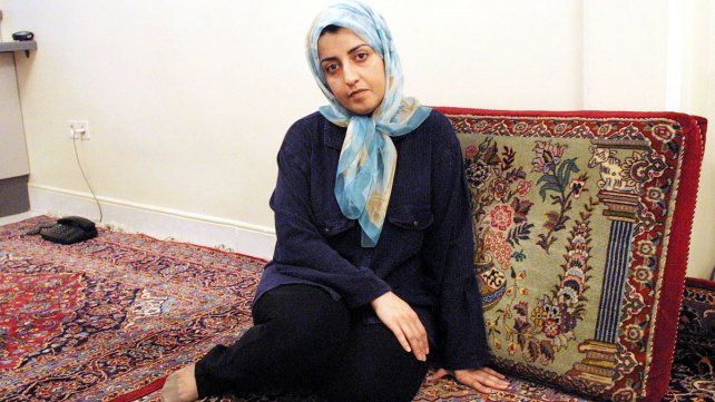 Narges Mohammadi fue arrestada en 13 ocasiones y condenada a un total de 31 años de prisión y 154 latigazos por su lucha contra los vejámenes a mujeres en Irán&nbsp;