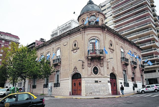 Ese objeto del deseo. En el Palacio Vasallo deberán renovarse 13 bancas.