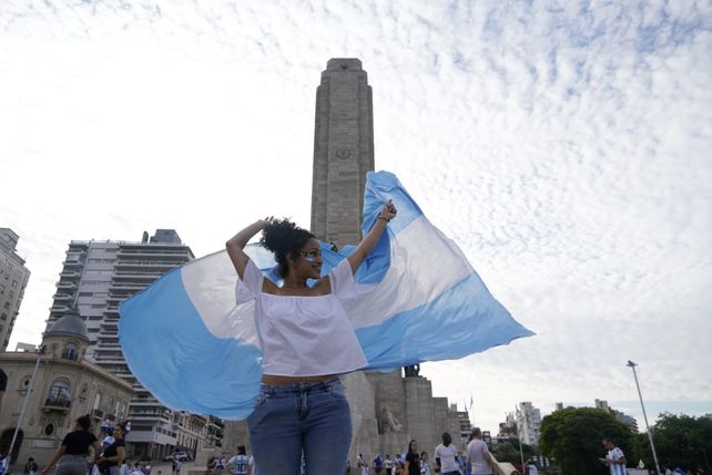 La fiesta del fútbol se armó en el Monumento a la Bandera