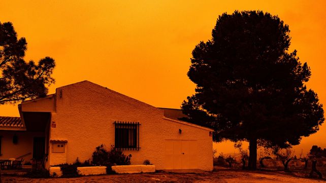 El fenómeno transforma el ambiente en una foto de otras épocas.