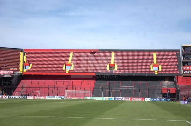 Explotará el Brigadier López: Colón podrá usar la platea y popular sur