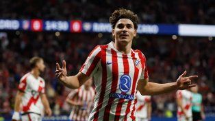 Julián Álvarez regresó al Atlético de Madrid y espera una charla clave con Simeone