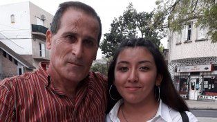 Marcelo Arancibia Gutiérrez junto a su hija.