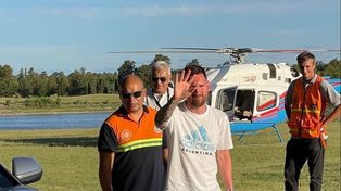 Messi hizo base en su casa de Funes en helicóptero. El crack solo desea descansar junto a su familia.