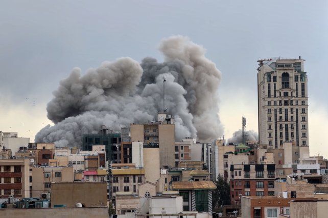 Estados Unidos e Irán intercambian amenazas mientras se prolonga la guerra
