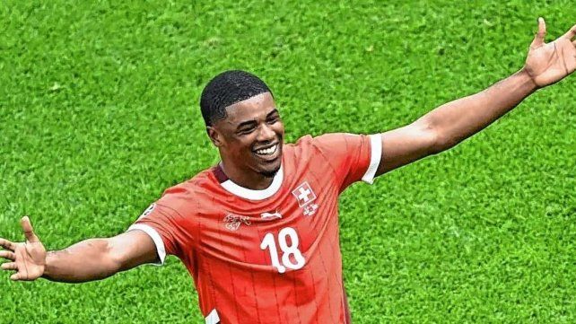 Suiza debutó con una sobria victoria ante Hungría por el Grupo A de la Eurocopa.