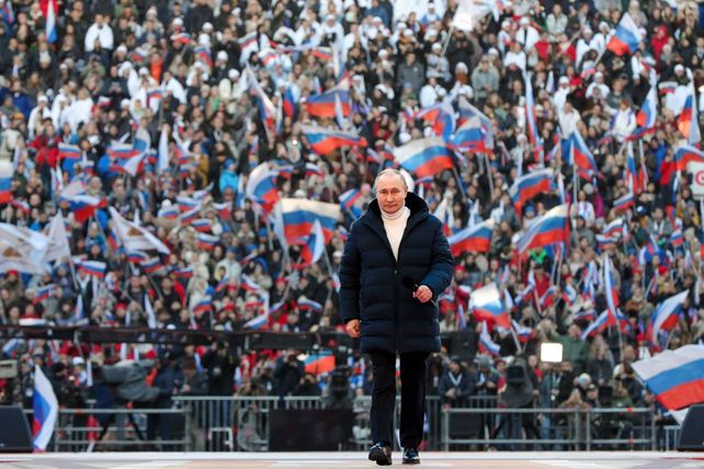 Putin llenó el mayor estadio de Moscú con sus seguidores y miles de banderas de Rusia.&nbsp;