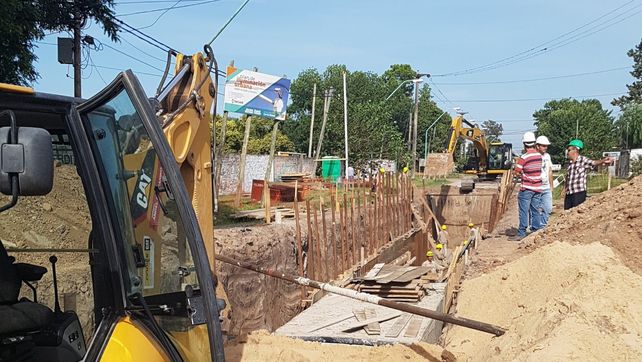 Presentan un 15% de avance las obras en el canal Roverano de Santo Tomé