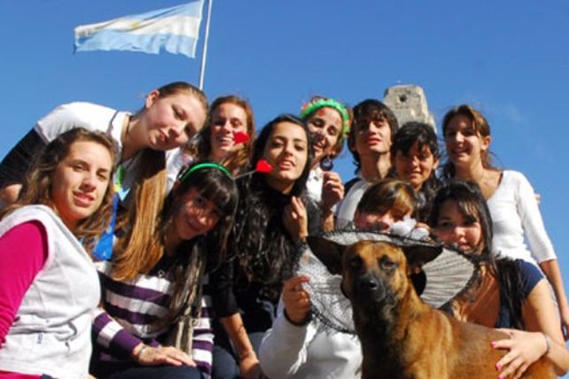 En Rosario, los estudiantes secundarios festejan el Día de la Chupina