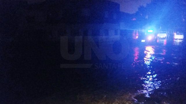 San Lorenzo e Irigoyen Freyre. Además de la lluvia y el agua