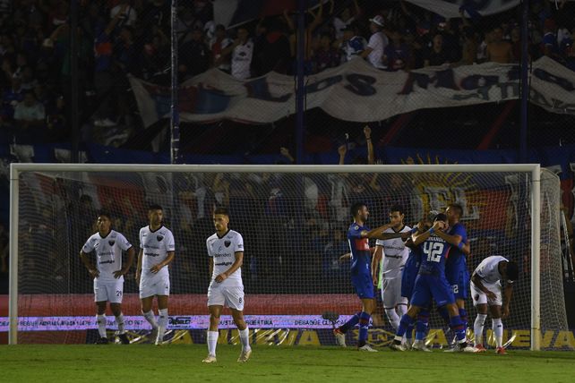 Tigre festejó ante el Sabalero.