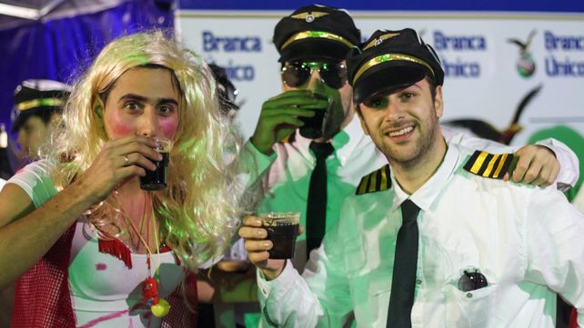 Paraná vivió su noche disfrazada junto a miles de visitantes de todo el país