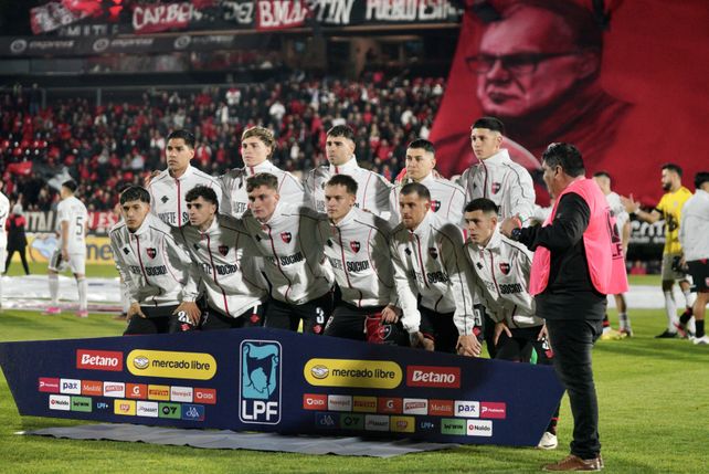 Lucas Carrizo fue titular con Newells apenas dos días después de su llegada desde Huracán.