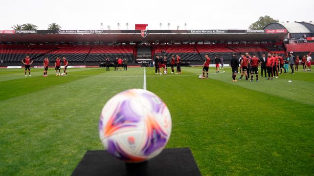 La pelota esperó para rodar el 20 de septiembre en el Coloso