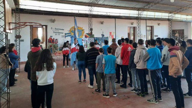La escuela de Colonia Nueva fue creada para dar continuidad escolar a los chicos que culminaban la escuela primaria N° 40