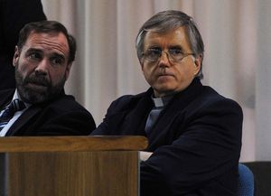 El padre Grassi fue detenido y trasladado a la cárcel de Ituzaingó