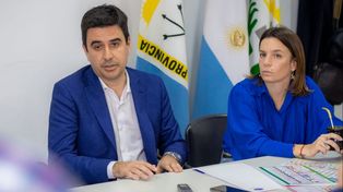 Los precandidatos a gobernador, Eduardo Toniolli, y a diputada provincial, Lucila De Ponti, destacaron la necesidad de defender la educación pública.&nbsp;