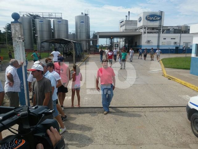 Trabajadores suspendidos de Sancor acampan en la planta